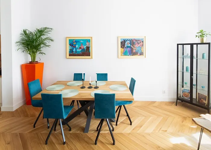 Tcf Home - Big Apartment With Free Garage